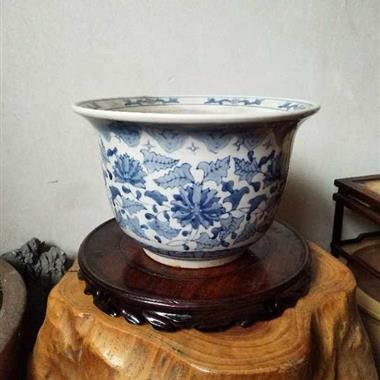七八十年代老青花瓷器花盆的收藏与拍卖